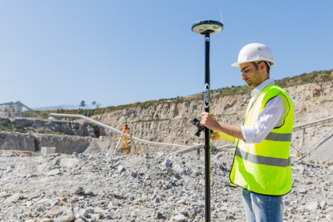 Odbiornik GNSS Spectra Geospatial SP60