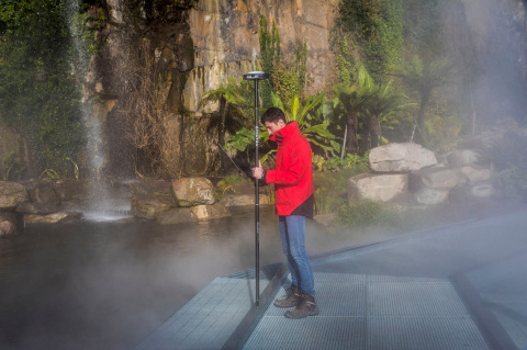 Odbiornik GNSS Spectra Geospatial SP85