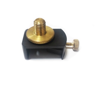 Adapter 5/8' na łatę niwelacyjną